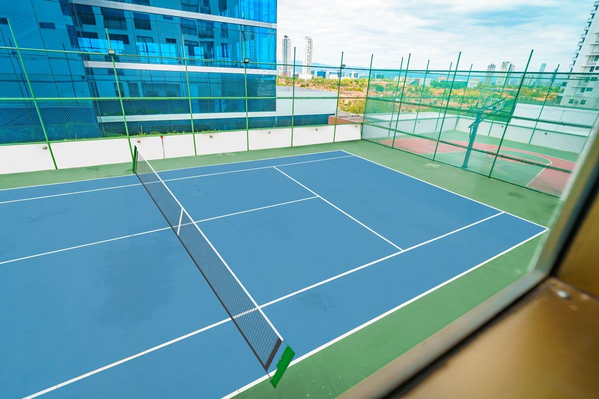 Tennis court at Park Lane, Costa del Este