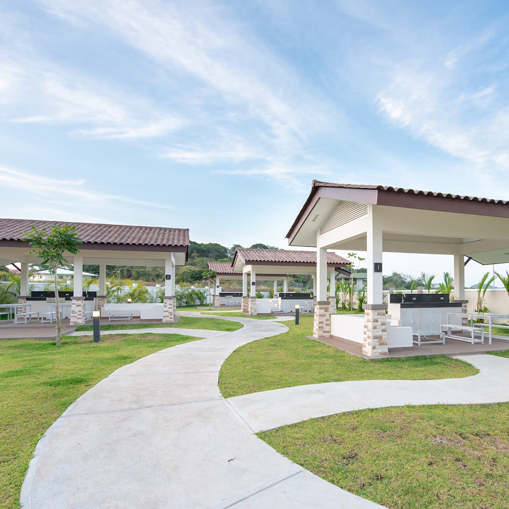 Gazebos and walking paths in the Bosques del Pacifico social area