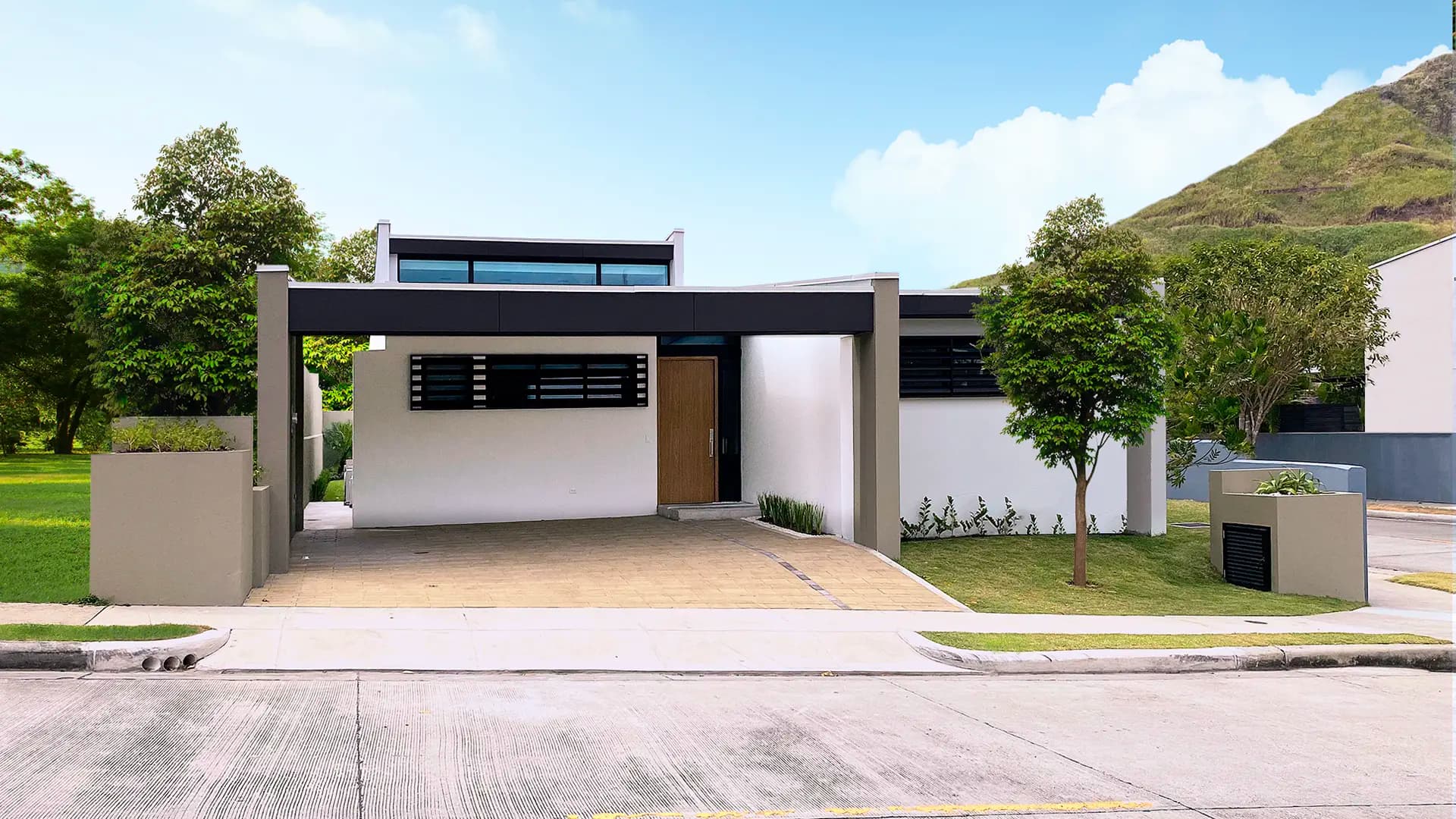 Contemporary single-story house facade on a BarrioAlto street