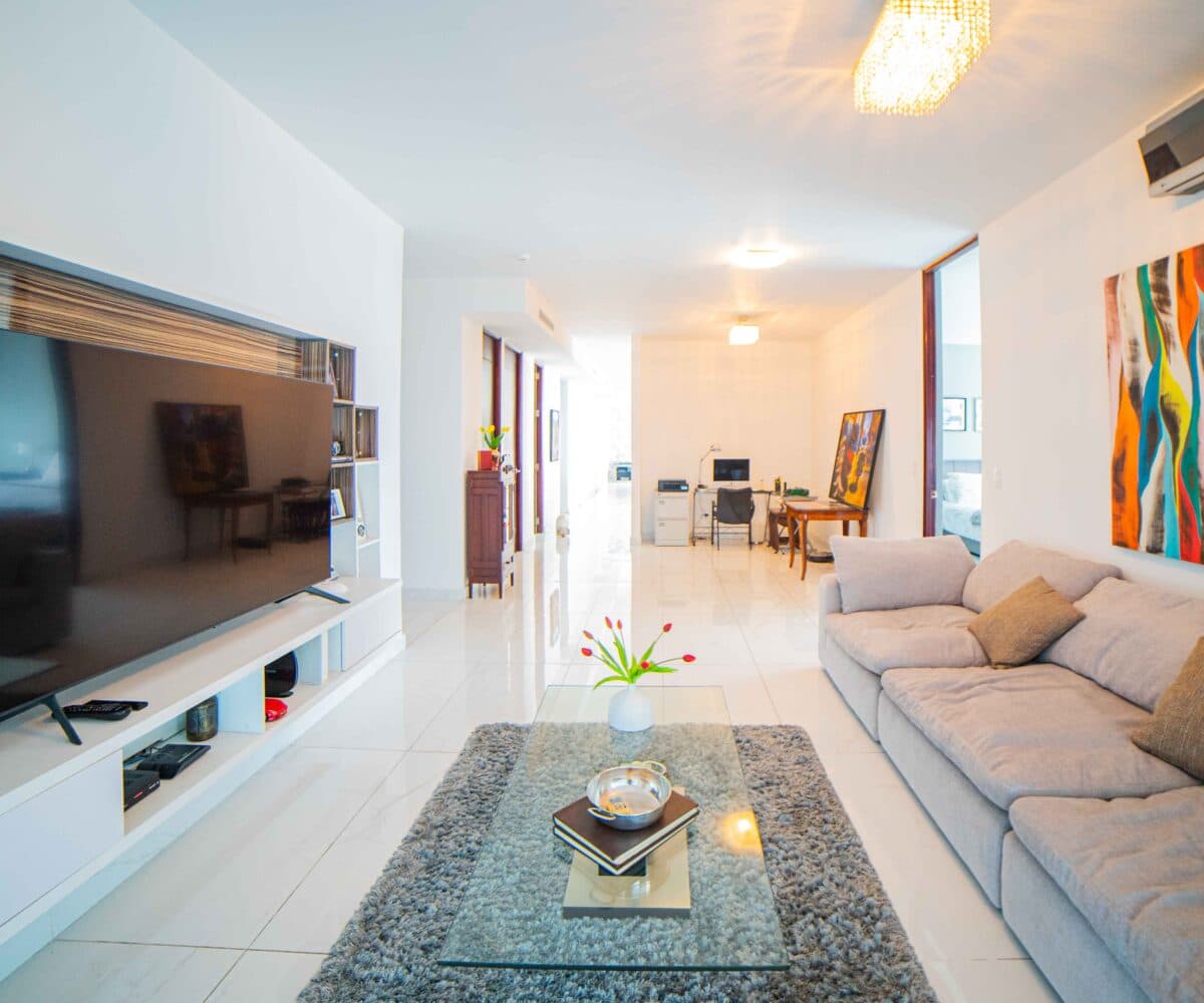 Photograph of a furnished living room in an Aqualina apartment, Punta Pacifica