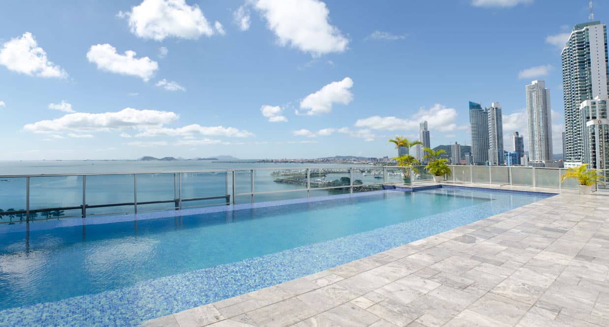Waters on the Bay swimming pool facing the ocean and the Punta Paitilla towers