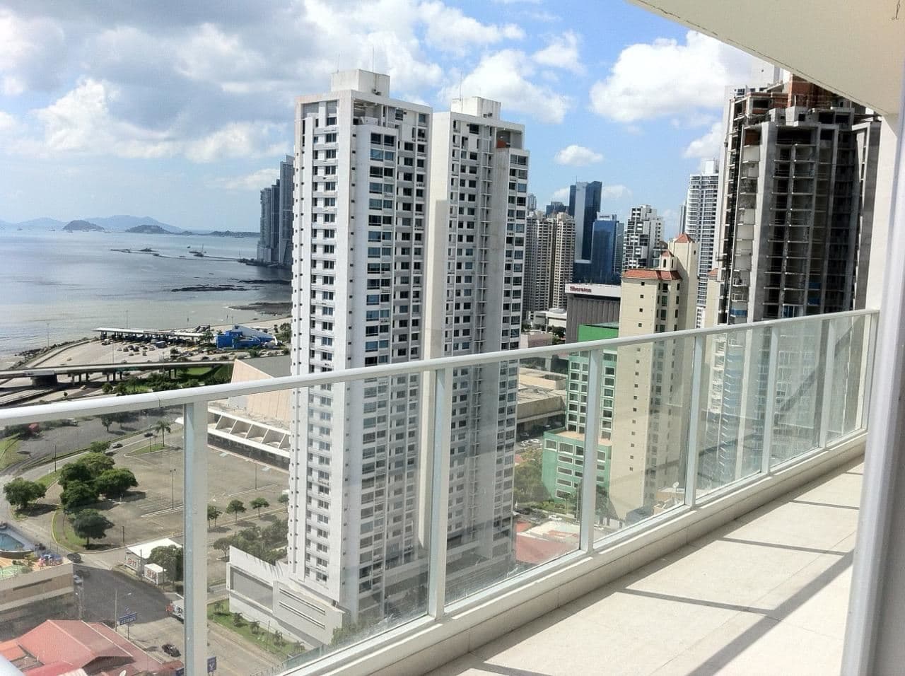 Balcony of a PH Le Mare apartment overlooking the Bay of Panama and the Punta Paitilla towers