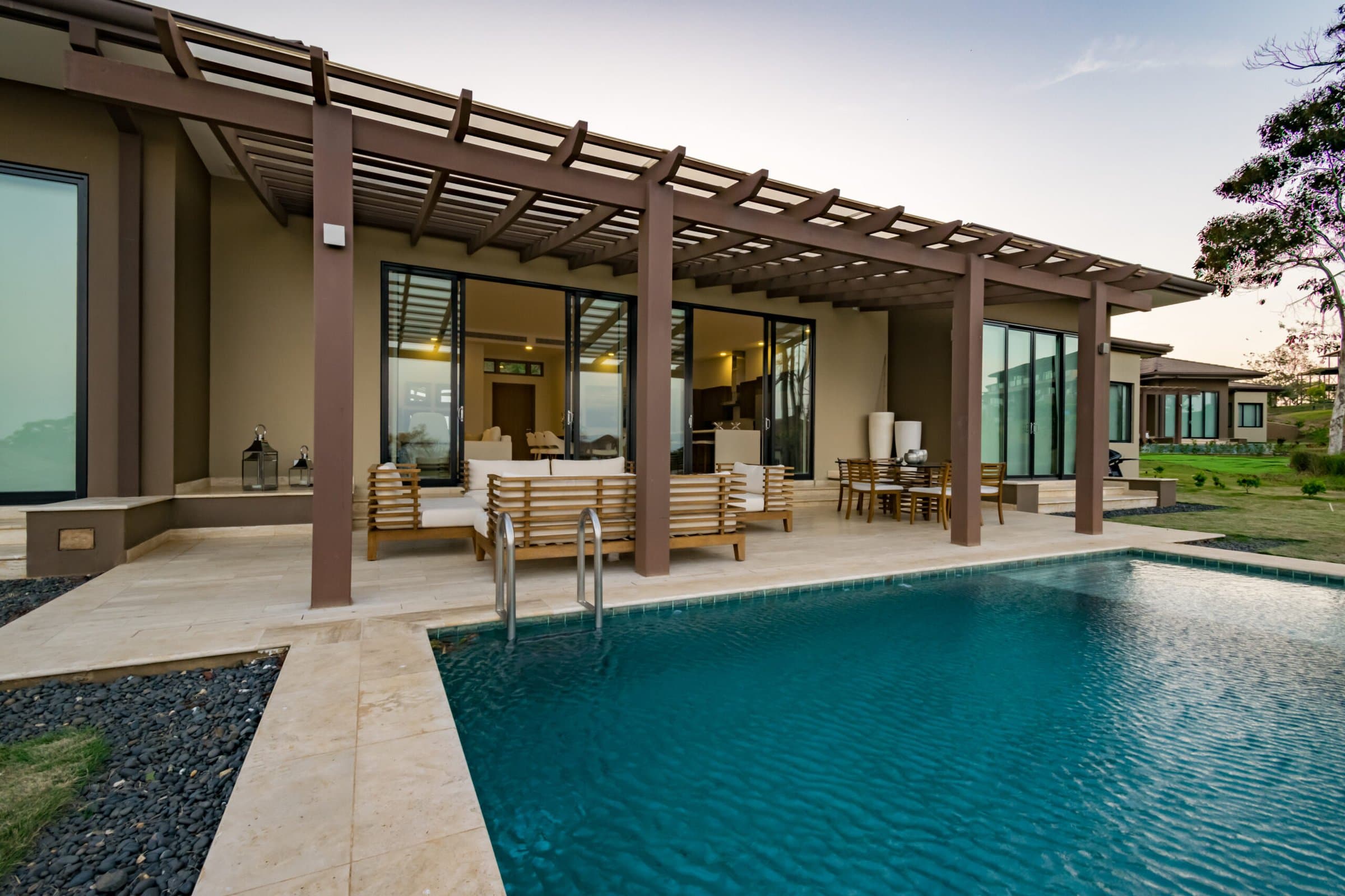 Private pool and pergola terrace of a La Peninsula Villa on Pearl Island