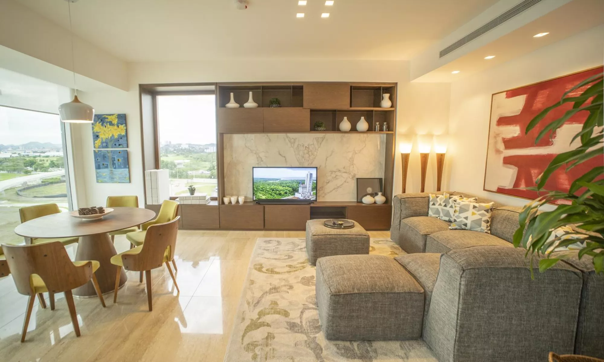 Family room and breakfast area overlooking the golf course at Solana