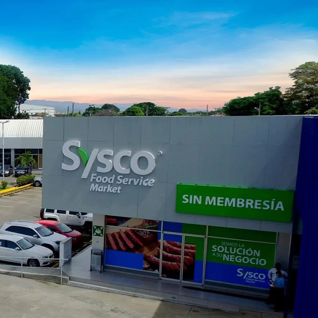 Corner storefront unit at Centro del Este plaza, Costa del Este