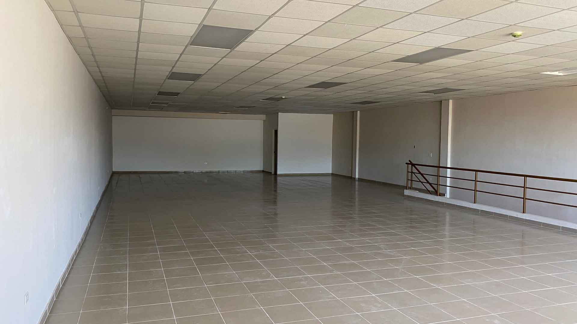 Empty open-plan commercial space available at Plaza Azuero
