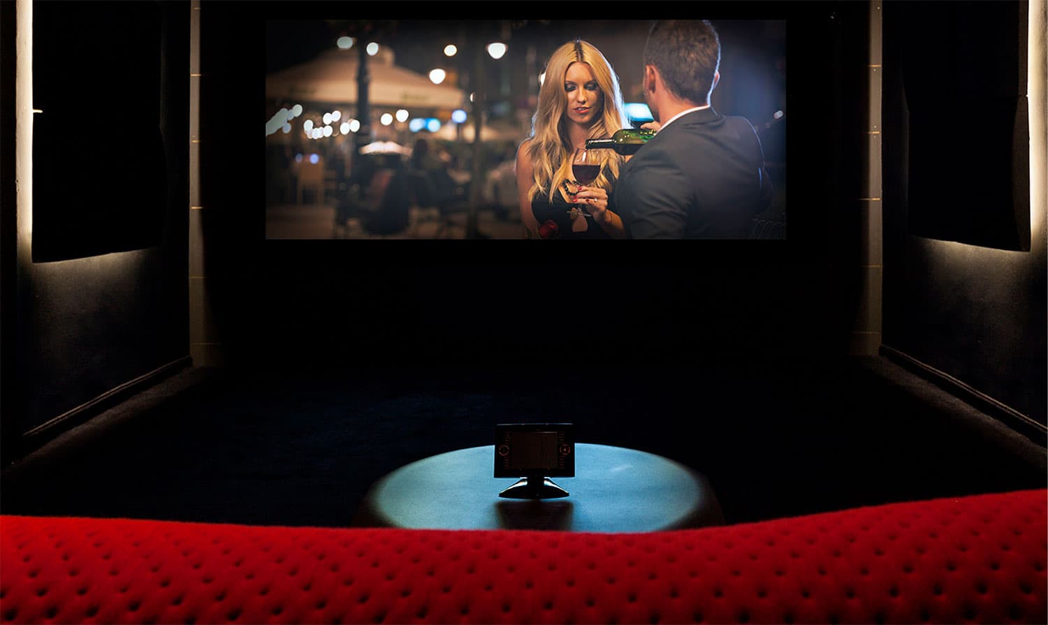 Costanera private cinema with red seating