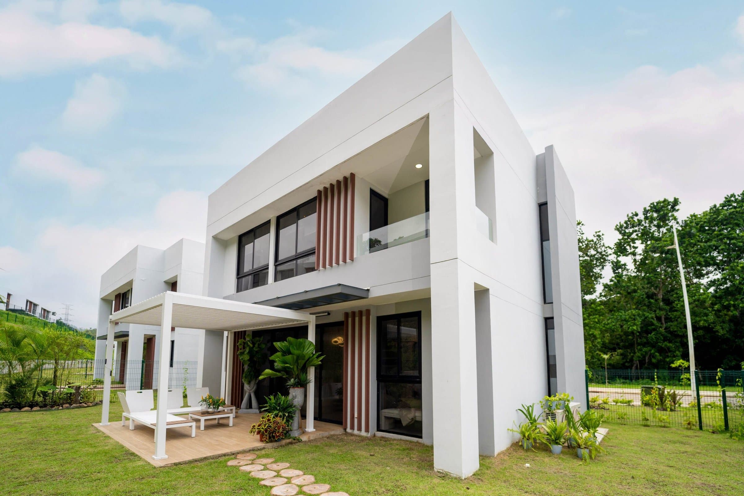 Riverwalk Villas house with rear garden and pergola terrace