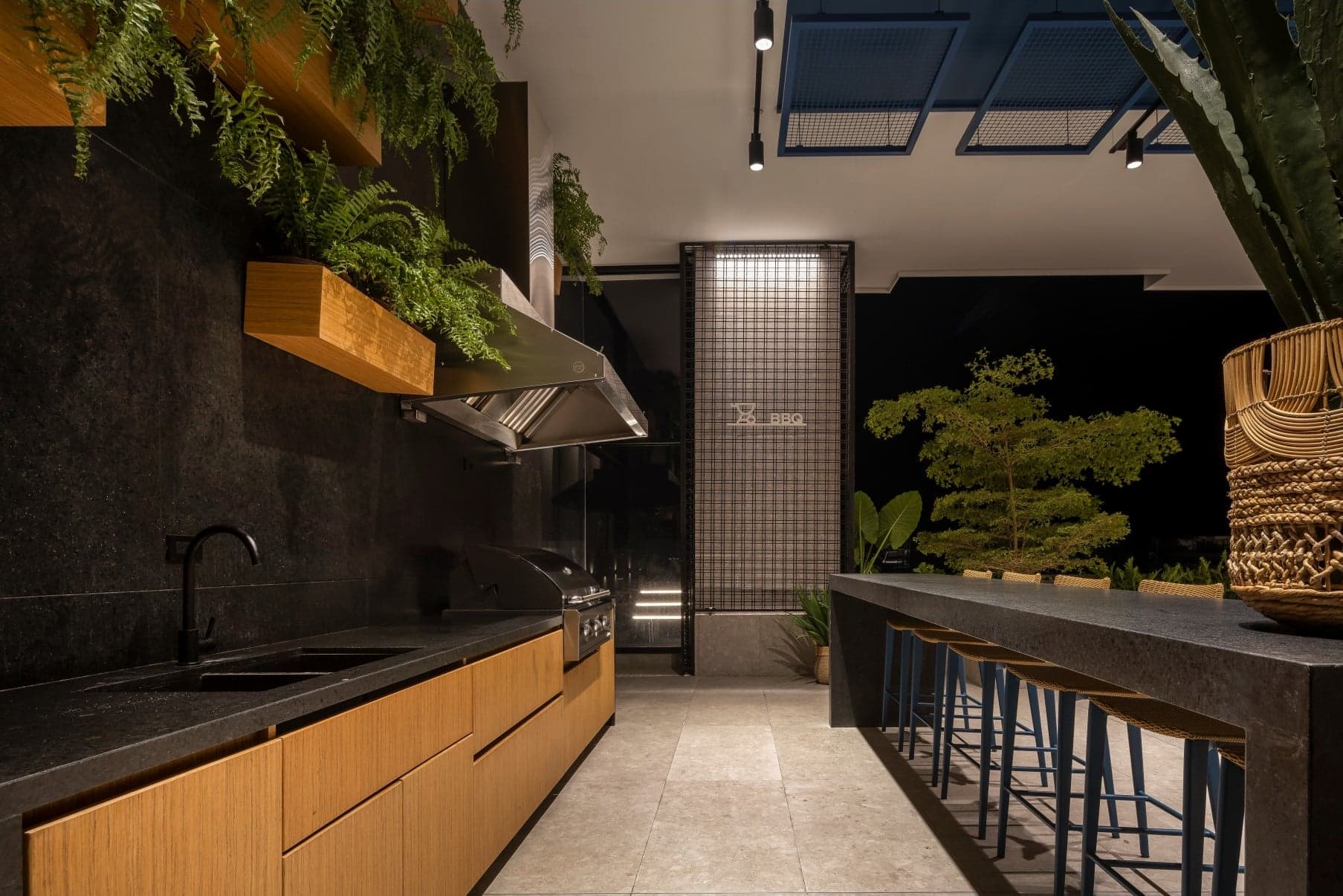 Bar and outdoor kitchen at Club Cavarosa