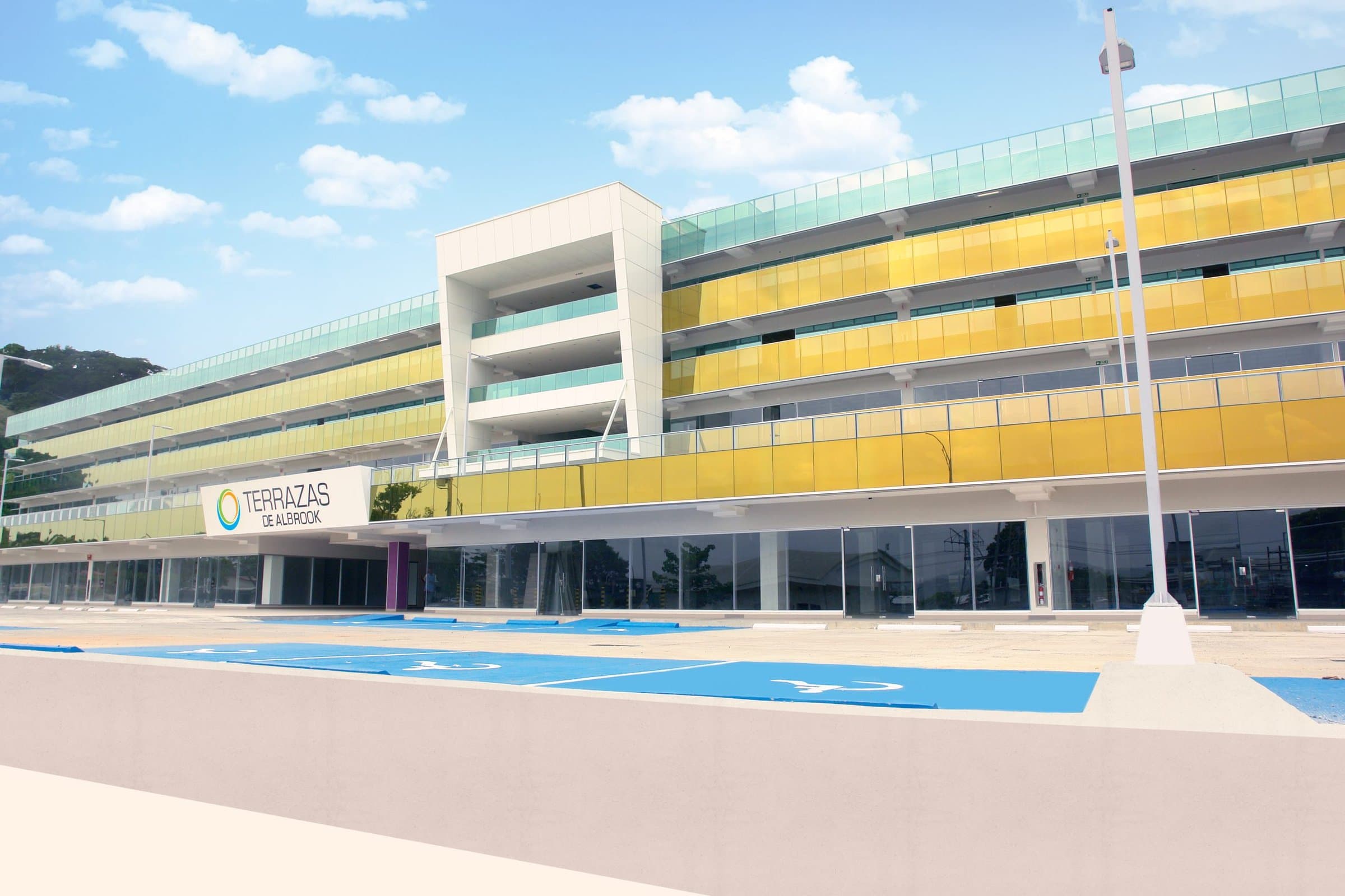 Terrazas de Albrook five-level plaza and front parking