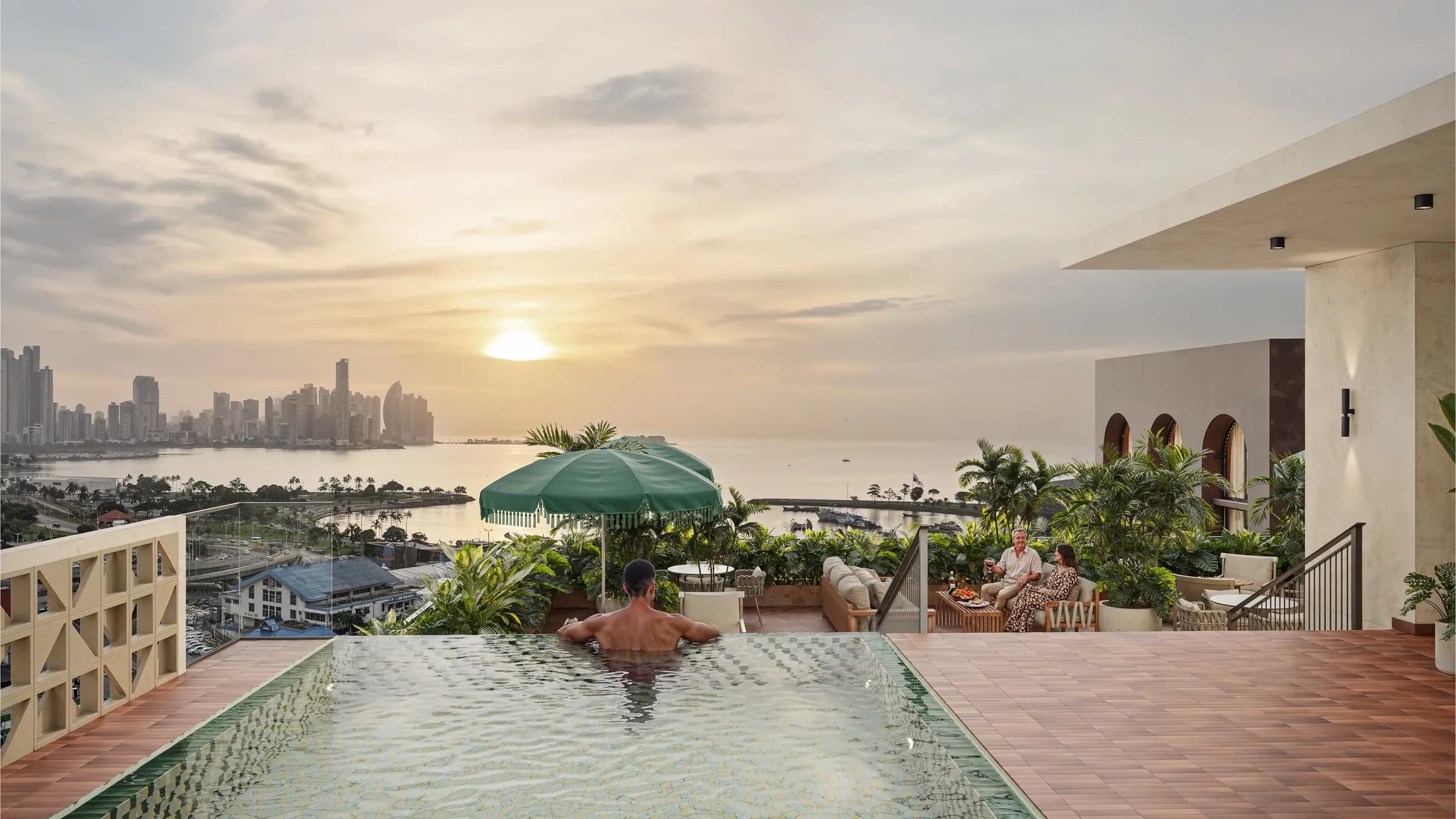 Rooftop infinity pool facing the Panama City skyline at Vanguardia