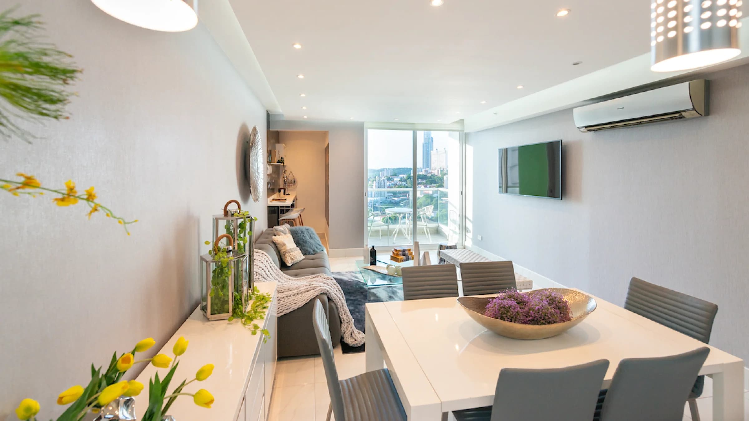 Pacific Park apartment living and dining room